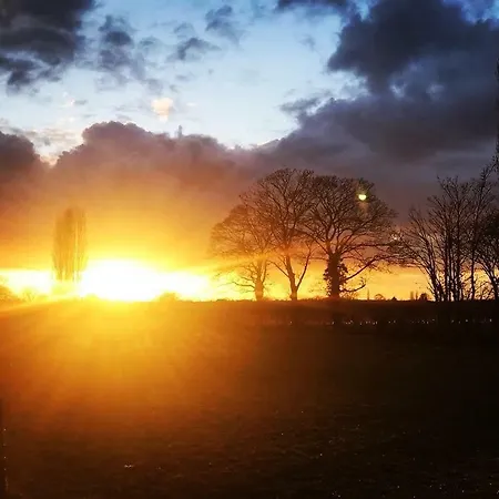 Thrush Nest - Wren Sleeps 4, 2 Bedrooms & Stable Sleeps 2, 1 Bedroom 펜션 요크