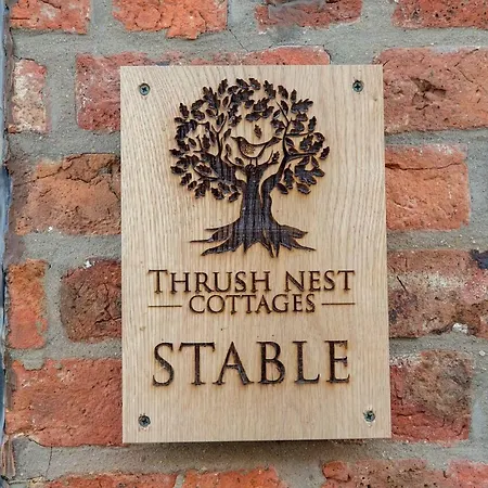 Thrush Nest - Wren Sleeps 4, 2 Bedrooms & Stable Sleeps 2, 1 Bedroom