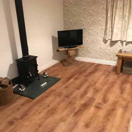 Feriehus Thrush Nest - Wren Sleeps 4, 2 Bedrooms & Stable Sleeps 2, 1 Bedroom *