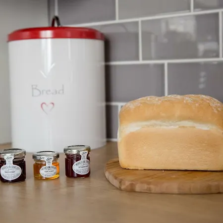 بيت للعطل Thrush Nest - Wren Sleeps 4, 2 Bedrooms & Stable Sleeps 2, 1 Bedroom