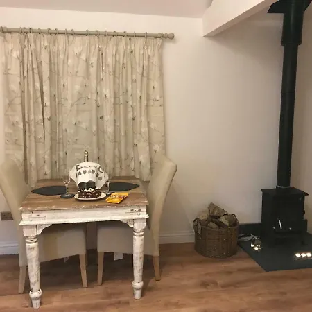 Thrush Nest - Wren Sleeps 4, 2 Bedrooms & Stable Sleeps 2, 1 Bedroom Ferienhaus York