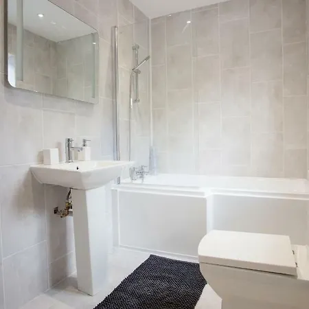 Thrush Nest - Wren Sleeps 4, 2 Bedrooms & Stable Sleeps 2, 1 Bedroom * York