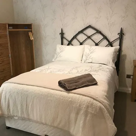 Ferienhaus Thrush Nest - Wren Sleeps 4, 2 Bedrooms & Stable Sleeps 2, 1 Bedroom York