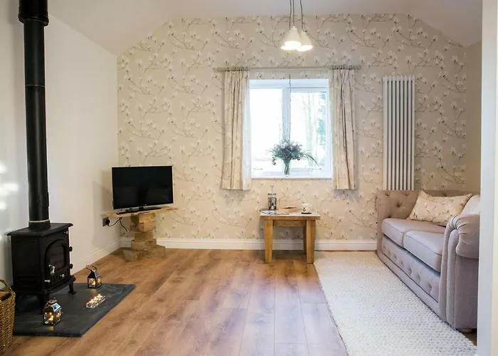 Thrush Nest - Wren Sleeps 4, 2 Bedrooms & Stable Sleeps 2, 1 Bedroom * York