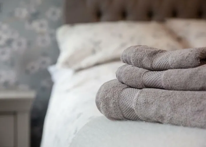 Hébergement de vacances Thrush Nest - Wren Sleeps 4, 2 Bedrooms & Stable Sleeps 2, 1 Bedroom *