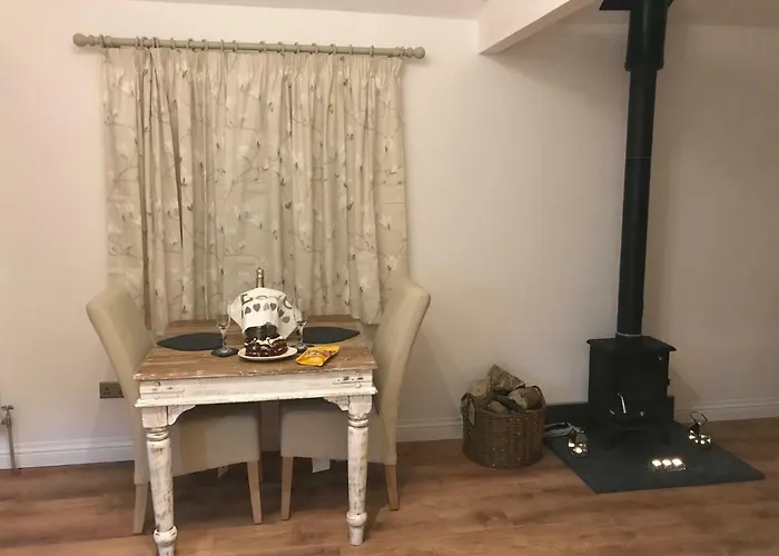 Thrush Nest - Wren Sleeps 4, 2 Bedrooms&stable Sleeps 2, 1 Bedroom Semesterbostad York