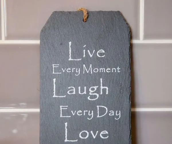 Thrush Nest - Wren Sleeps 4, 2 Bedrooms & Stable Sleeps 2, 1 Bedroom York