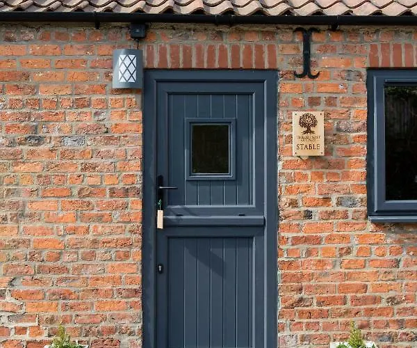 Thrush Nest - Wren Sleeps 4, 2 Bedrooms&stable Sleeps 2, 1 Bedroom York