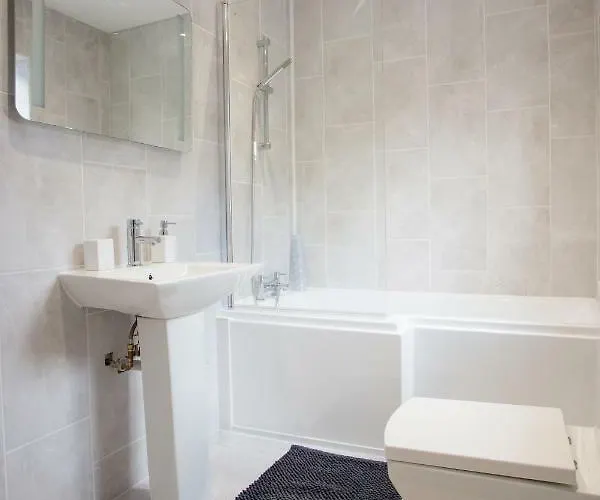 Thrush Nest - Wren Sleeps 4, 2 Bedrooms & Stable Sleeps 2, 1 Bedroom * York