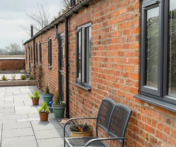 Semesterbostad Thrush Nest - Wren Sleeps 4, 2 Bedrooms&stable Sleeps 2, 1 Bedroom York